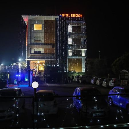 Kingdom Hotel Moga Kültér fotó