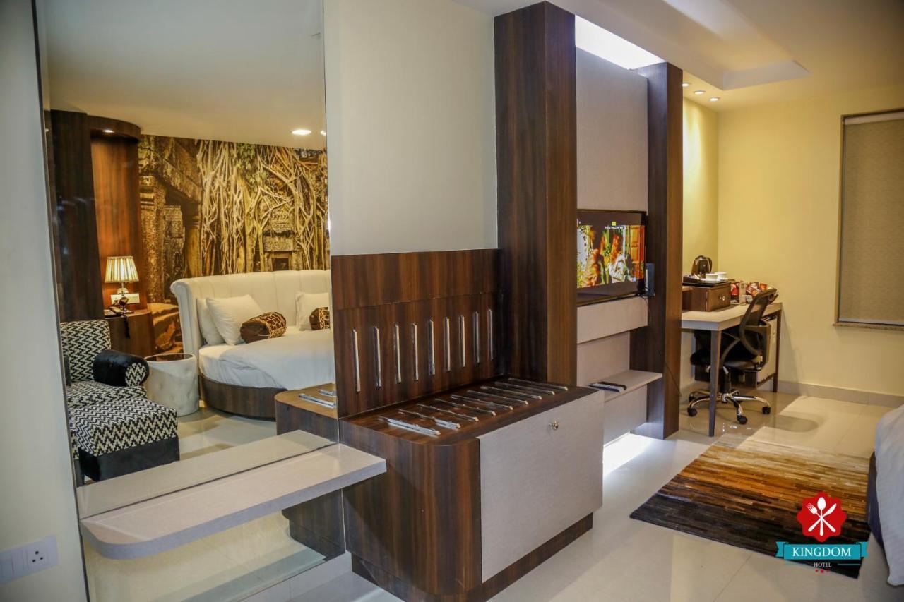 Kingdom Hotel Moga Kültér fotó