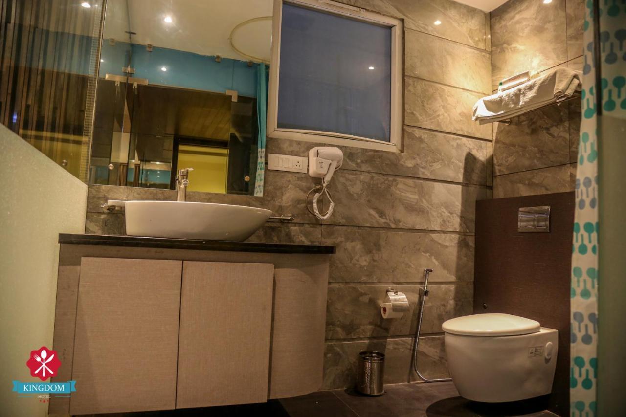 Kingdom Hotel Moga Kültér fotó