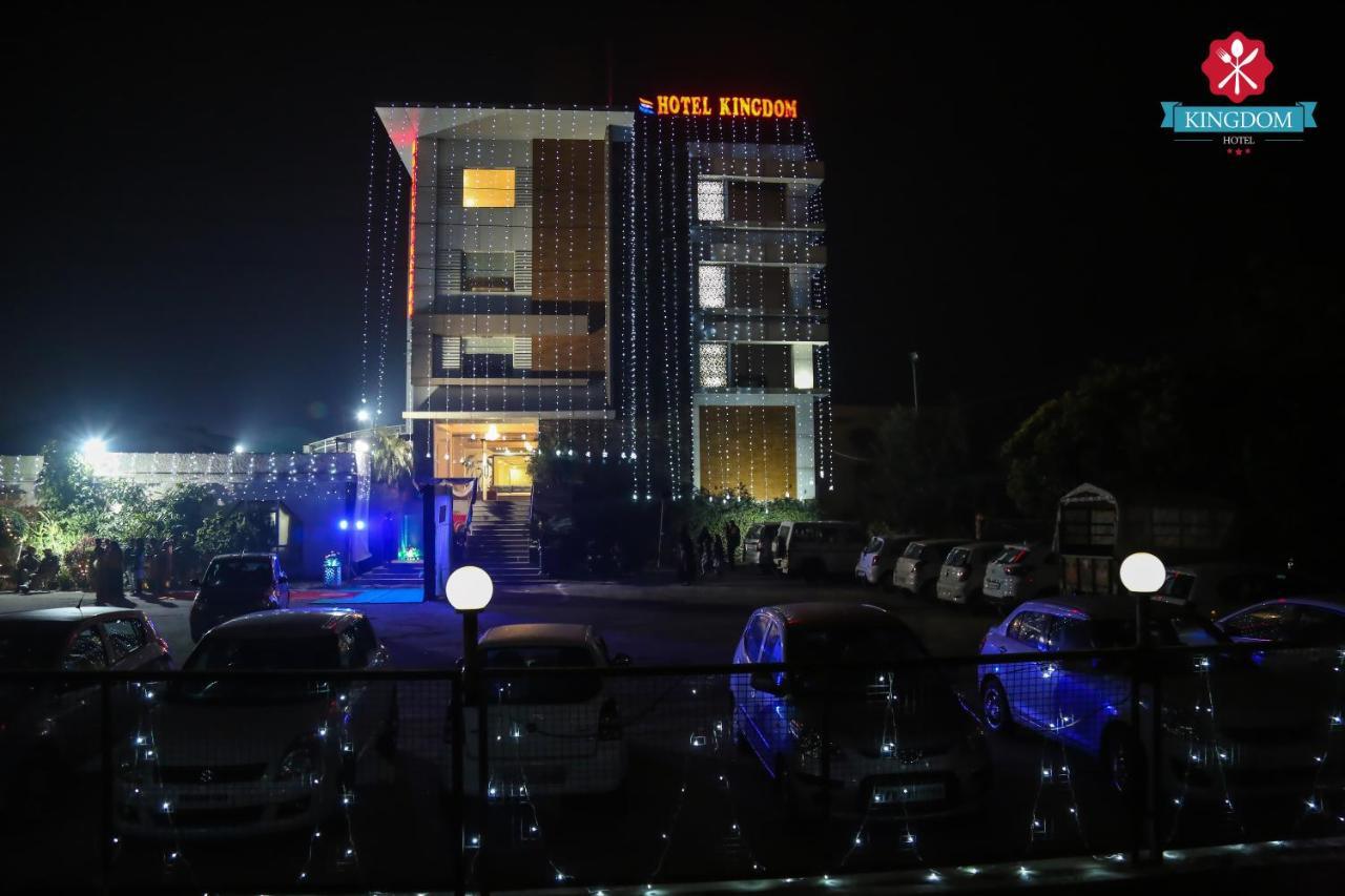 Kingdom Hotel Moga Kültér fotó